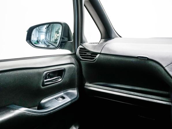 Toyota Voxy III (R80) с пробегом 2014 года, цена 1 689 000 рублей, 148352 км, минивэн, Автокод Объявления