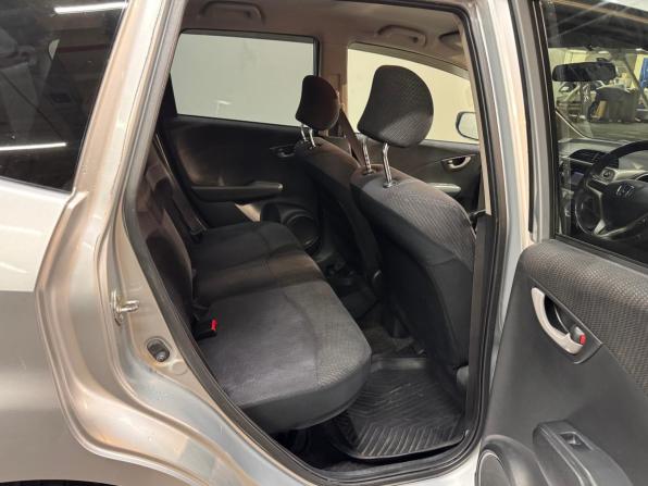 Honda Fit II с пробегом 2011 года, цена 697 000 рублей, 317000 км, хэтчбек, Автокод Объявления
