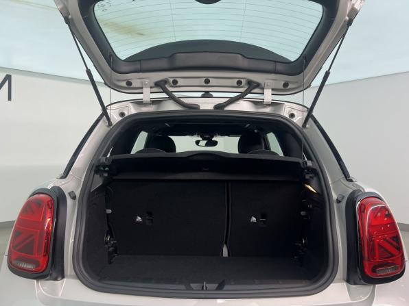 Mini Hatch III (F55/F56) Рестайлинг 2 с пробегом 2021 года, цена 3 850 000 рублей, 43068 км, хэтчбек, Автокод Объявления