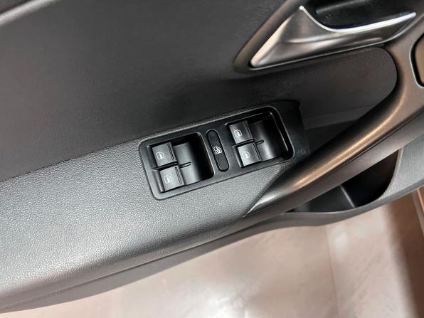 Volkswagen Polo V Рестайлинг с пробегом 2016 года, цена 1 215 000 рублей, 114839 км, седан, Автокод Объявления