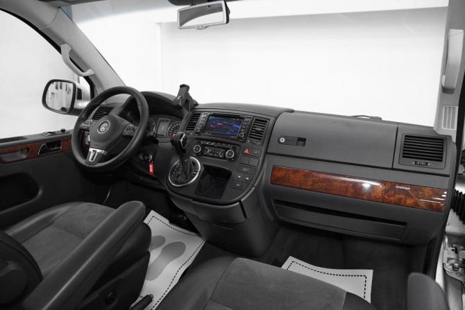 Volkswagen Multivan T5 Рестайлинг с пробегом 2010 года, цена 1 289 000 рублей, 167000 км, минивэн, Автокод Объявления