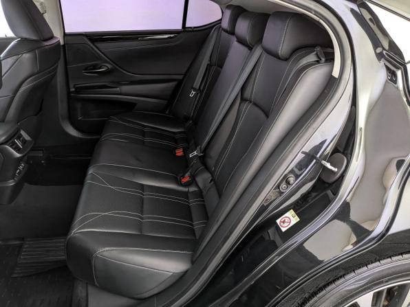 Lexus ES VII с пробегом 2018 года, цена 2 800 000 рублей, 227838 км, седан, Автокод Объявления