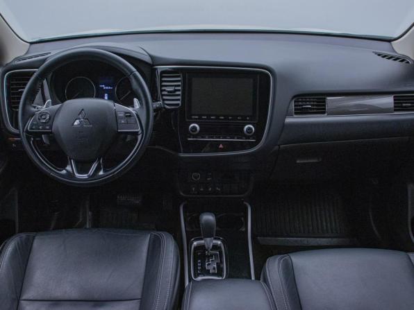 Mitsubishi Outlander III Рестайлинг 3 с пробегом 2020 года, цена 2 995 000 рублей, 65999 км, внедорожник, Автокод Объявления