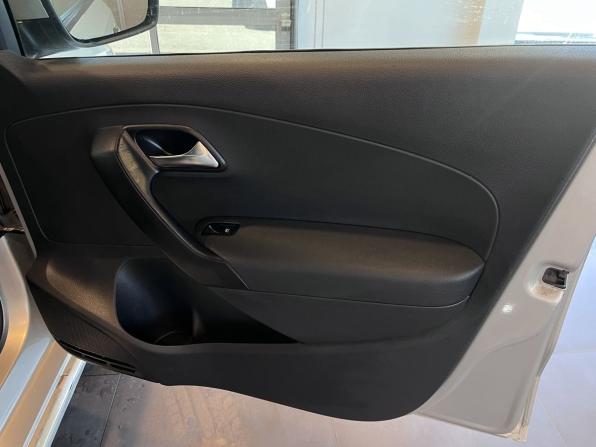 Volkswagen Polo V с пробегом 2015 года, цена 535 000 рублей, 251881 км, седан, Автокод Объявления