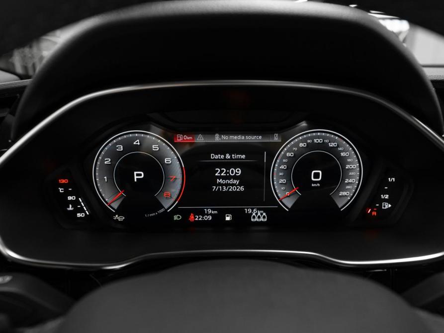 Audi Q3 II (F3) Москва  - изображение 11