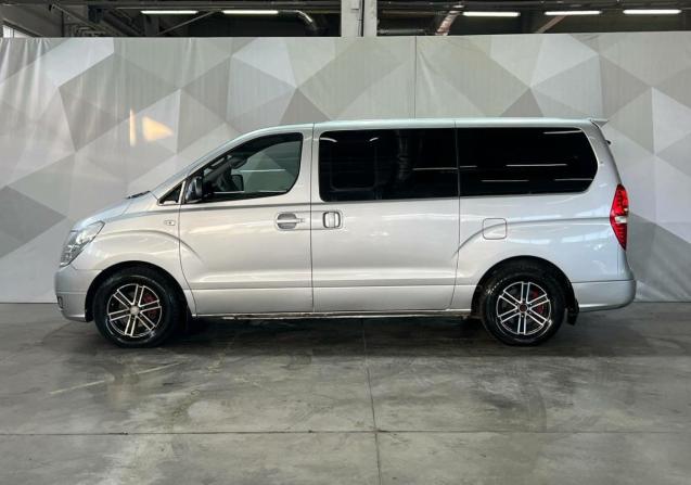 Hyundai Grand Starex I с пробегом 2009 года, цена 1 050 000 рублей, 181675 км, минивэн, Автокод Объявления
