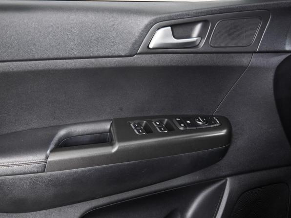 Kia Sportage IV с пробегом 2018 года, цена 1 750 000 рублей, 220000 км, внедорожник, Автокод Объявления
