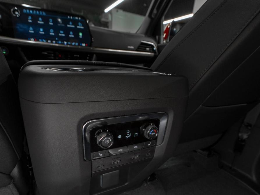 Chevrolet Tahoe V Рестайлинг Москва  - изображение 17