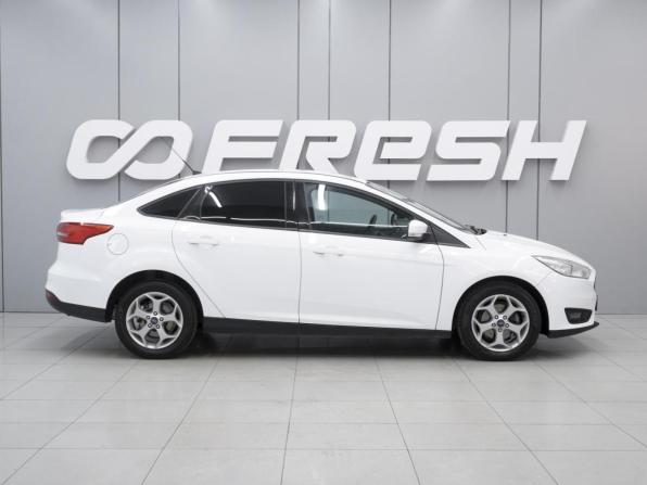 Ford Focus III Рестайлинг с пробегом 2015 года, цена 930 000 рублей, 218001 км, седан, Автокод Объявления