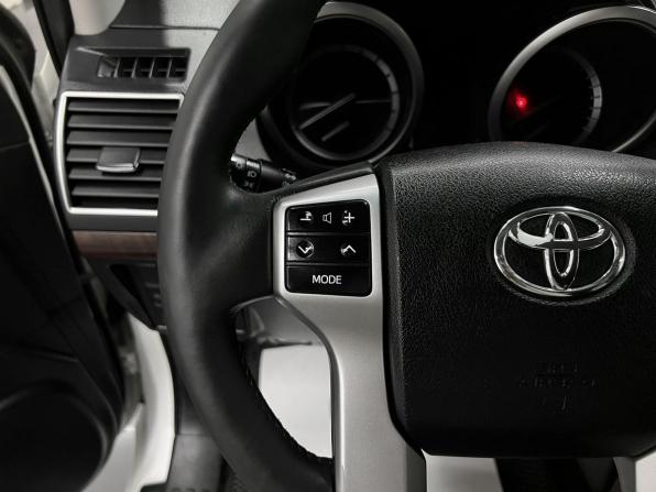 Toyota Land Cruiser Prado 150 Series Рестайлинг 1 с пробегом 2014 года, цена 2 545 000 рублей, 260493 км, внедорожник, Автокод Объявления