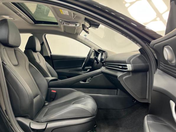 Hyundai Elantra VII (CN7) Рестайлинг с пробегом 2025 года, цена 2 490 000 рублей, 30 км, седан, Автокод Объявления