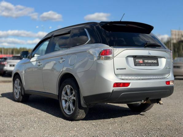 Mitsubishi Outlander III с пробегом 2013 года, цена 1 315 000 рублей, 261292 км, внедорожник, Автокод Объявления