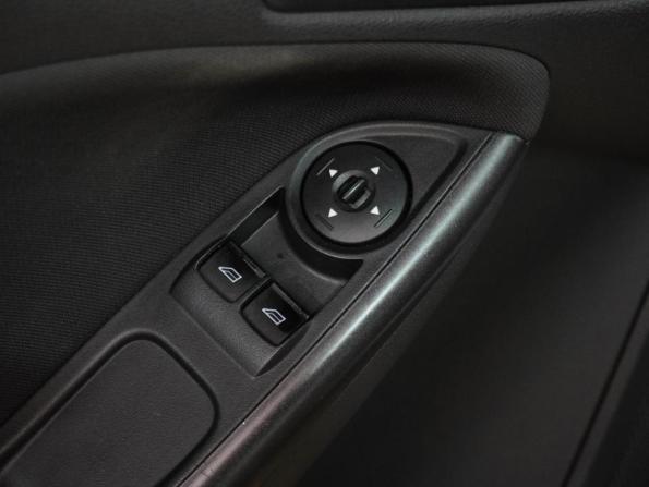 Ford Focus III Рестайлинг с пробегом 2015 года, цена 999 000 рублей, 139034 км, универсал, Автокод Объявления