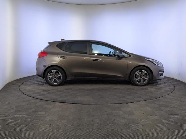 Kia Ceed II Рестайлинг с пробегом 2017 года, цена 1 210 000 рублей, 177682 км, хэтчбек, Автокод Объявления
