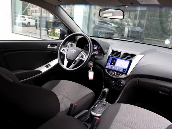 Hyundai Solaris I с пробегом 2013 года, цена 1 060 000 рублей, 89733 км, седан, Автокод Объявления