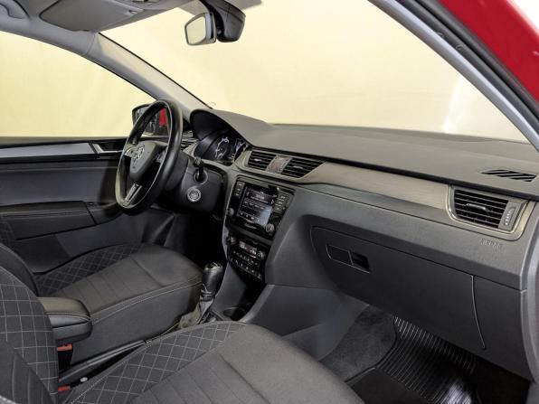 Skoda Rapid I Рестайлинг с пробегом 2019 года, цена 1 395 000 рублей, 72413 км, лифтбек, Автокод Объявления