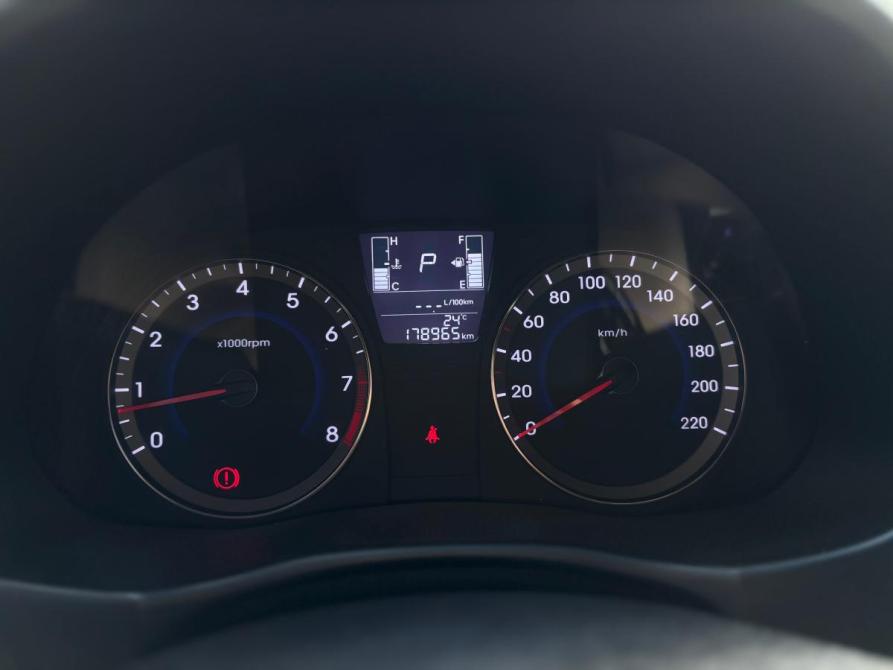 Hyundai Solaris I Рестайлинг Набережные Челны  - изображение 22