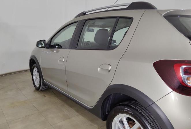 Renault Sandero II с пробегом 2015 года, цена 899 000 рублей, 95387 км, хэтчбек, Автокод Объявления