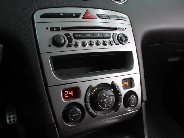 Peugeot 408 I с пробегом 2015 года, цена 589 000 рублей, 121443 км, седан, Автокод Объявления