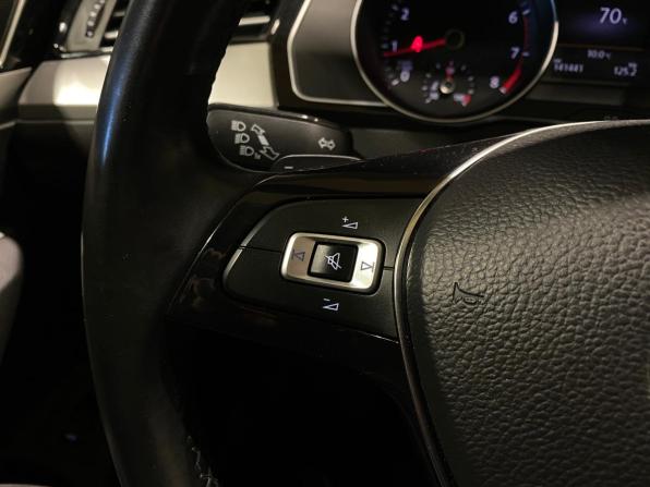 Volkswagen Passat B8 с пробегом 2015 года, цена 1 880 000 рублей, 141439 км, седан, Автокод Объявления