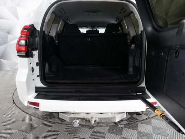Toyota Land Cruiser Prado 150 Series Рестайлинг 2 с пробегом 2017 года, цена 4 493 000 рублей, 272885 км, внедорожник, Автокод Объявления