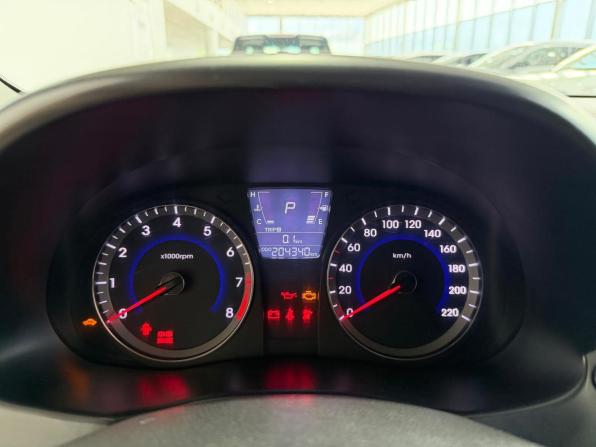 Hyundai Solaris I с пробегом 2012 года, цена 850 000 рублей, 205000 км, седан, Автокод Объявления