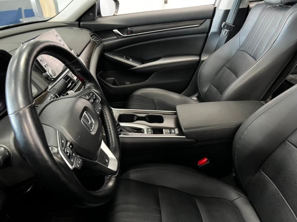 Honda Accord X с пробегом 2020 года, цена 2 350 000 рублей, 57000 км, седан, Автокод Объявления
