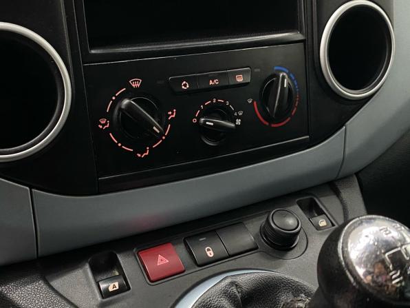 Citroen Berlingo II Рестайлинг с пробегом 2012 года, цена 627 000 рублей, 254168 км, компактвэн, Автокод Объявления