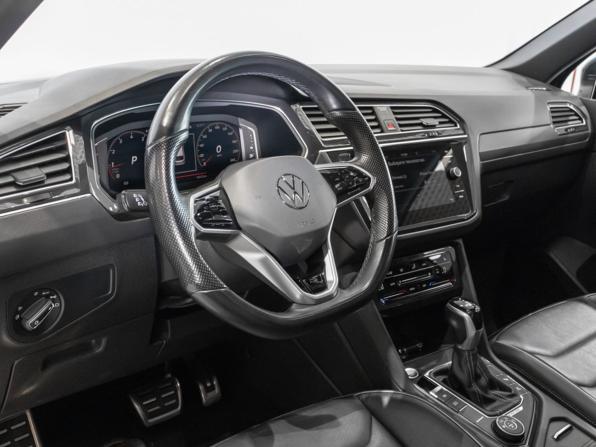 Volkswagen Tiguan II Рестайлинг с пробегом 2021 года, цена 4 353 500 рублей, 47000 км, внедорожник, Автокод Объявления