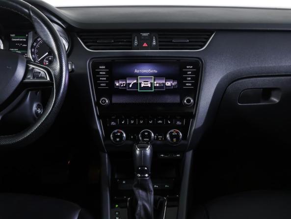 Skoda Octavia III (A7) Рестайлинг с пробегом 2017 года, цена 1 690 000 рублей, 164793 км, лифтбек, Автокод Объявления