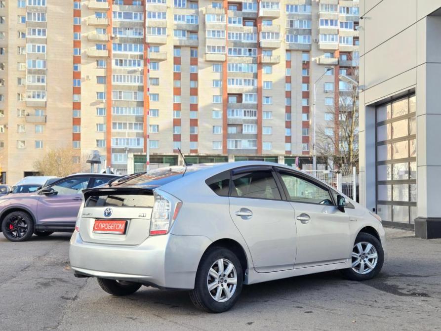 Toyota Prius III (XW30) Санкт-Петербург  - изображение 6
