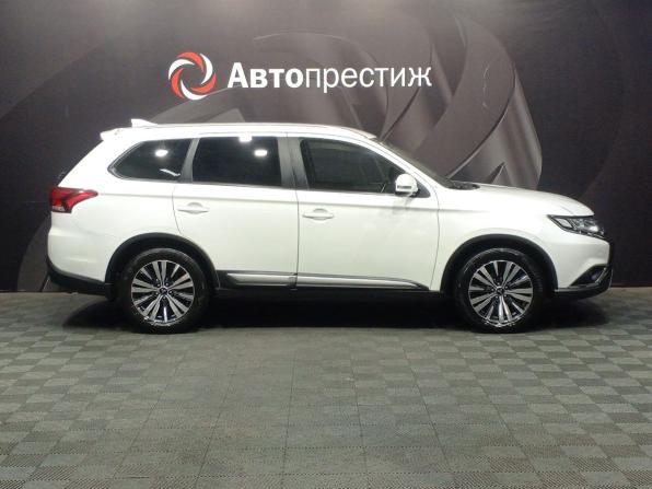 Mitsubishi Outlander III Рестайлинг 3 с пробегом 2019 года, цена 1 625 000 рублей, 188000 км, внедорожник, Автокод Объявления