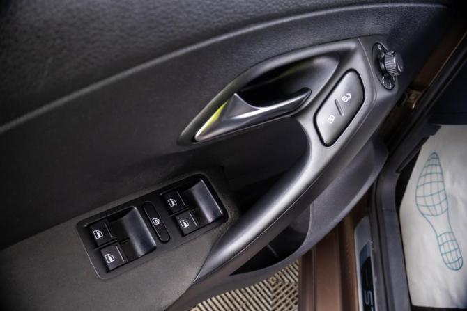 Volkswagen Polo V с пробегом 2014 года, цена 1 049 000 рублей, 155030 км, седан, Автокод Объявления