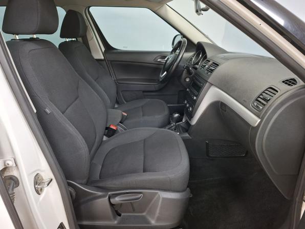 Skoda Yeti I Рестайлинг с пробегом 2014 года, цена 1 000 000 рублей, 233654 км, внедорожник, Автокод Объявления