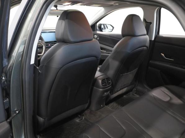 Hyundai Elantra VII (CN7) Рестайлинг с пробегом 2023 года, цена 2 199 000 рублей, 14081 км, седан, Автокод Объявления