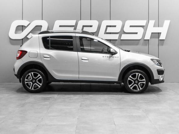 Renault Sandero II с пробегом 2017 года, цена 1 050 000 рублей, 124495 км, хэтчбек, Автокод Объявления
