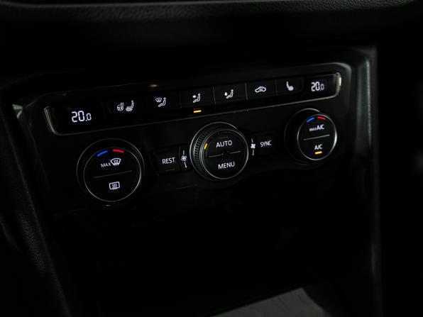 Volkswagen Tiguan II с пробегом 2019 года, цена 2 049 700 рублей, 128583 км, внедорожник, Автокод Объявления