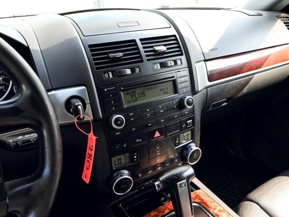Volkswagen Touareg I Рестайлинг с пробегом 2007 года, цена 926 000 рублей, 325252 км, внедорожник, Автокод Объявления