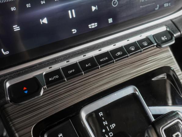 Geely Atlas Pro с пробегом 2022 года, цена 2 099 000 рублей, 36861 км, внедорожник, Автокод Объявления