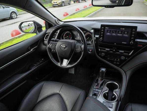 Toyota Camry VIII (XV70) Рестайлинг с пробегом 2021 года, цена 3 669 000 рублей, 58739 км, седан, Автокод Объявления