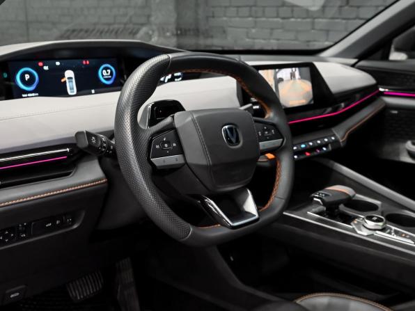 Changan UNI-V I с пробегом 2023 года, цена 2 470 000 рублей, 42754 км, лифтбек, Автокод Объявления