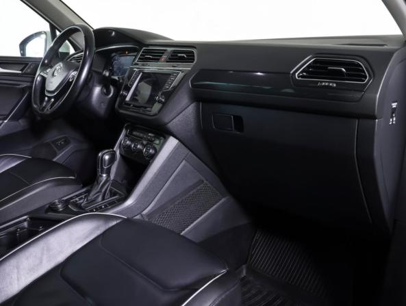 Volkswagen Tiguan II с пробегом 2017 года, цена 2 299 000 рублей, 179729 км, внедорожник, Автокод Объявления