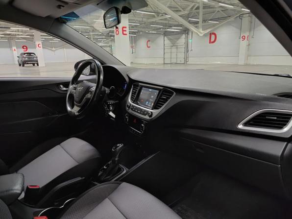 Hyundai Solaris II с пробегом 2017 года, цена 1 100 000 рублей, 165764 км, седан, Автокод Объявления