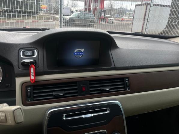 Volvo XC70 II с пробегом 2012 года, цена 1 299 000 рублей, 252000 км, универсал, Автокод Объявления