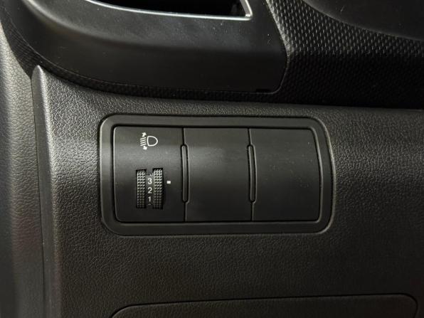 Hyundai Solaris I с пробегом 2012 года, цена 800 000 рублей, 60091 км, седан, Автокод Объявления