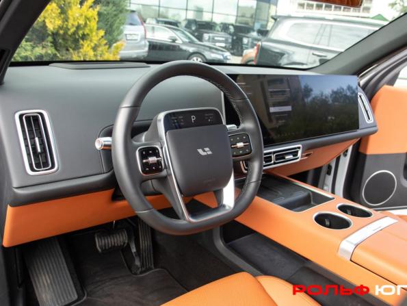 Li Auto (Lixiang) L6 с пробегом 2024 года, цена 5 248 000 рублей, 6455 км, внедорожник, Автокод Объявления