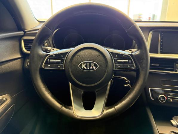 Kia Optima IV Рестайлинг с пробегом 2018 года, цена 1 220 000 рублей, 233000 км, седан, Автокод Объявления