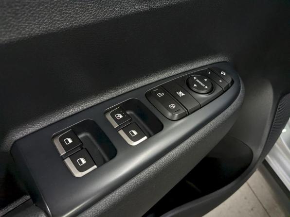 Kia Rio IV Рестайлинг с пробегом 2021 года, цена 1 870 000 рублей, 63873 км, хэтчбек, Автокод Объявления