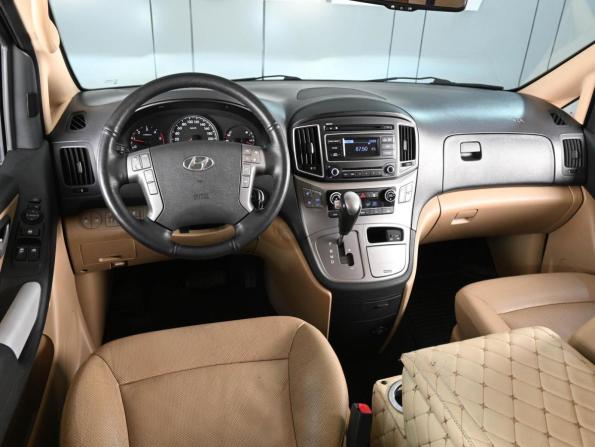 Hyundai H-1 II Рестайлинг 2 с пробегом 2019 года, цена 2 799 000 рублей, 148355 км, минивэн, Автокод Объявления