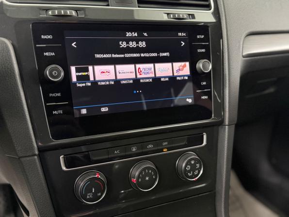 Volkswagen Golf VII Рестайлинг с пробегом 2019 года, цена 1 495 000 рублей, 137396 км, универсал, Автокод Объявления